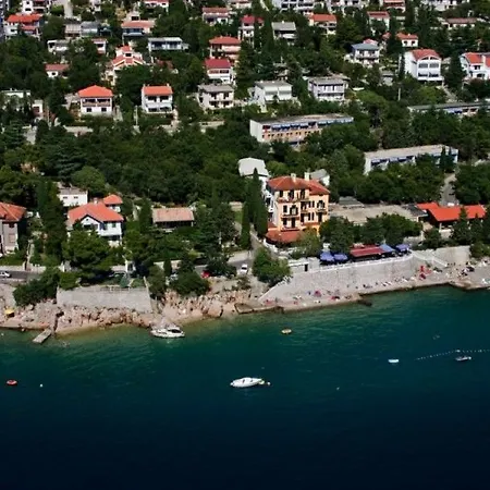 Отель Riviera 2*