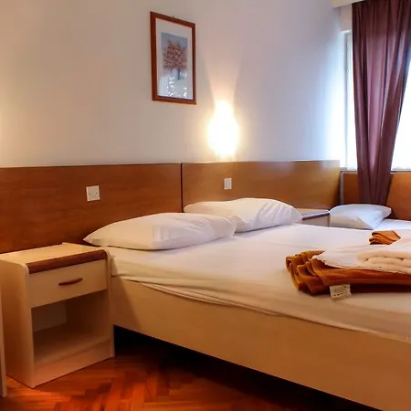 Отель Riviera 2*