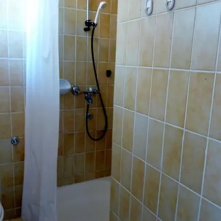 Riviera Hotel 2*